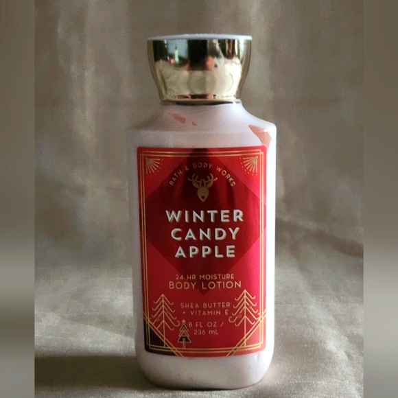 Bath & Body Works Winter Candy Apple Body Lotion 236ml (8 fl.oz)  ☆Authentic☆ - Picture 1 of 2